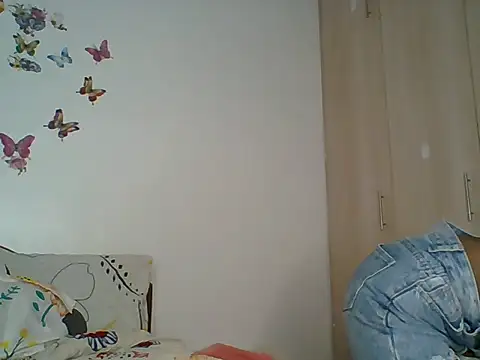 Oliviia  online show from October 2025 03:02:01 PM