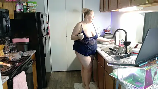 Snapshot of siennaxluxx chatting on October 2025 08:20:02 PM siennaxluxx online show from October 2025 08:20:02 PM