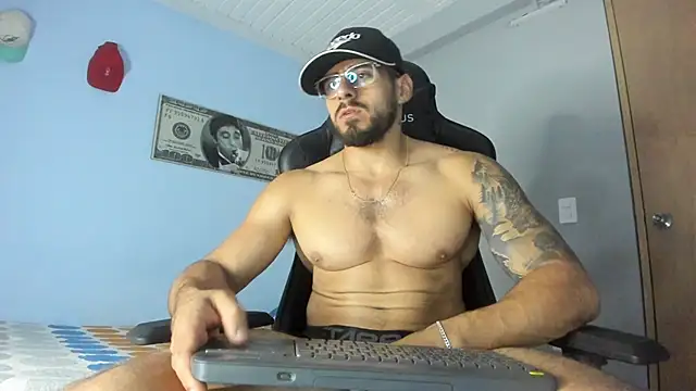 Snapshot of _Poseidon1_ chatting on January 2025 01:10:01 AM Poseidon1 online show from January 2025 01:10:01 AM