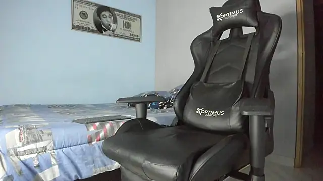 Snapshot of _Poseidon1_ chatting on January 2025 03:04:02 AM Poseidon1 online show from January 2025 03:04:02 AM