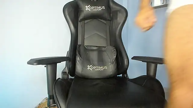 Snapshot of _Poseidon1_ chatting on February 2025 04:48:01 AM Poseidon1 online show from February 2025 04:48:01 AM