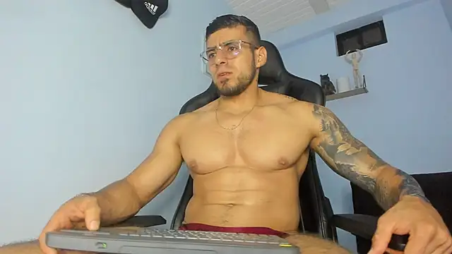 Snapshot of _Poseidon1_ chatting on February 2025 09:45:02 AM Poseidon1 online show from February 2025 09:45:02 AM