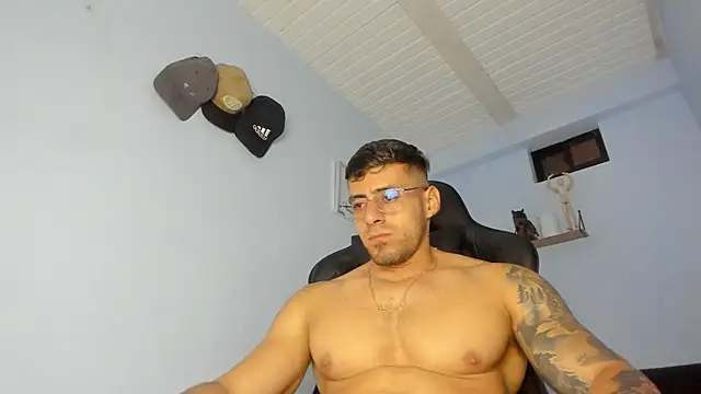 Snapshot of _Poseidon1_ chatting on February 2025 04:05:02 AM Poseidon1 online show from February 2025 04:05:02 AM