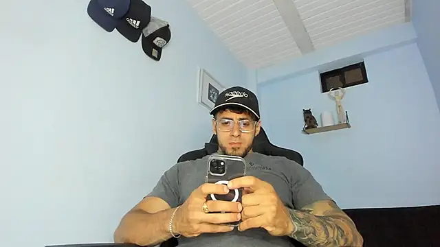 Snapshot of _Poseidon1_ chatting on March 2025 03:02:02 AM Poseidon1 online show from March 2025 03:02:02 AM