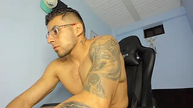 Snapshot of _Poseidon1_ chatting on March 2025 11:12:01 PM Poseidon1 online show from March 2025 11:12:01 PM