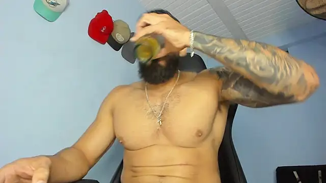 Snapshot of _Poseidon1_ chatting on October 2025 04:37:02 AM Poseidon1 online show from October 2025 04:37:02 AM