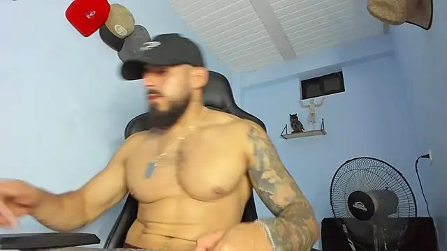 Snapshot of _Poseidon1_ chatting on November 2025 04:36:02 AM Poseidon1 online show from November 2025 04:36:02 AM