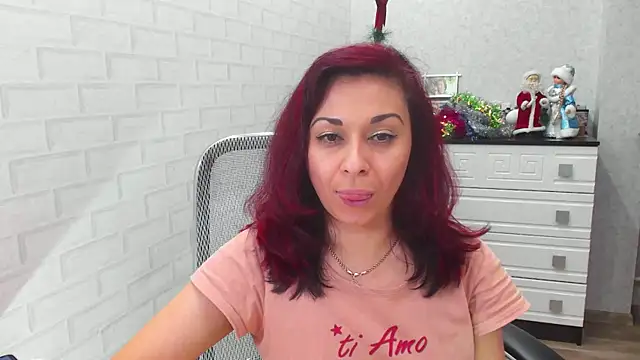 Snapshot of TeasyLana chatting on January 2025 09:18:01 PM TeasyLana online show from January 2025 09:18:01 PM
