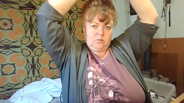 Snapshot of RoseRed69 chatting on October 2025 02:28:02 AM RoseRed69 online show from October 2025 02:28:02 AM