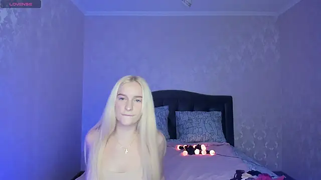 Snapshot of Amanda054 chatting on December 2024 05:35:02 PM Amanda054 online show from December 2024 05:35:02 PM