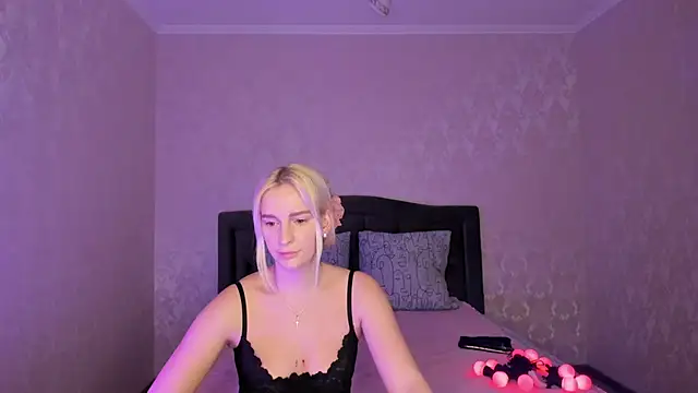 Snapshot of Amanda054 chatting on February 2025 06:01:02 PM Amanda054 online show from February 2025 06:01:02 PM