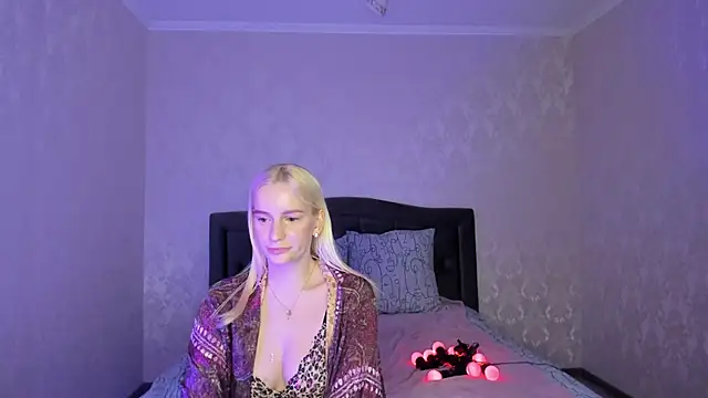 Snapshot of Amanda054 chatting on March 2025 12:10:02 AM Amanda054 online show from March 2025 12:10:02 AM