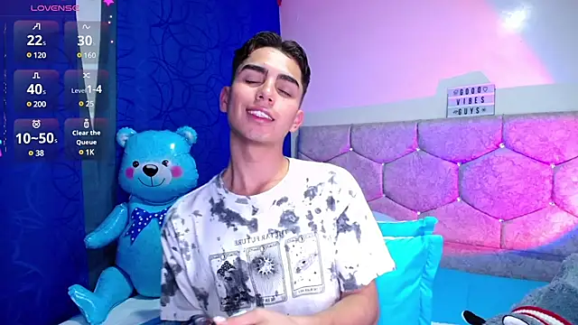 OwenBluee online show from February 2025 05:16:01 AM