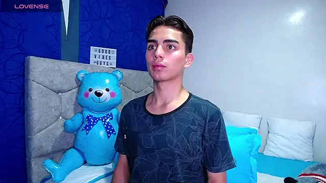 OwenBluee online show from March 2025 05:32:01 AM