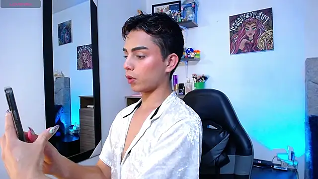 OwenBluee online show from March 2026 09:34:02 AM