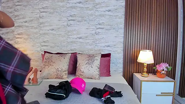 Snapshot of AndreaPink2024 chatting on October 2025 12:46:02 PM AndreaPink2024 online show from October 2025 12:46:02 PM