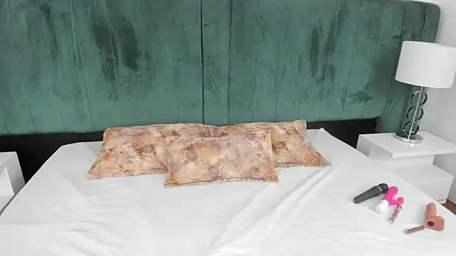 PandoraB  online show from September 2025 11:57:01 AM