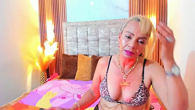 Snapshot of AnastasiaTaylor_ chatting on March 2025 03:14:02 AM AnastasiaTaylor online show from March 2025 03:14:02 AM