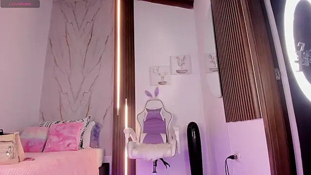 mia six66 online show from November 2025 11:42:02 AM