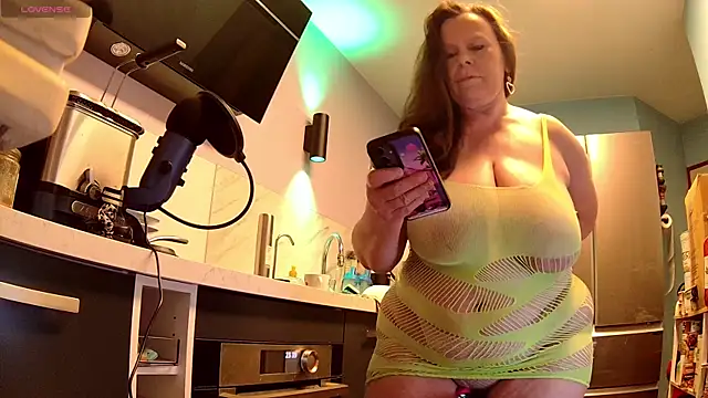 Endrocleia online show from April 2026 09:41:02 PM