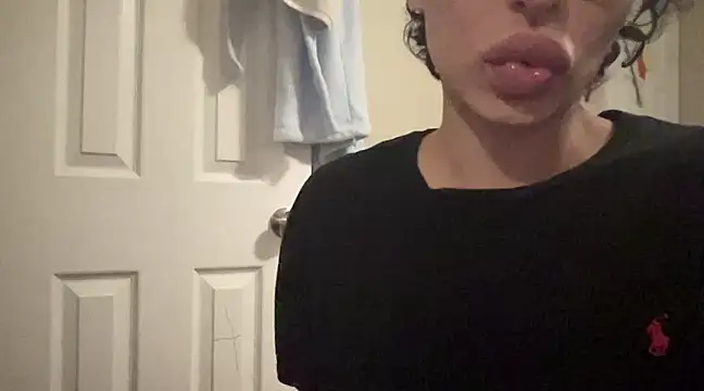 myloveforyouu online show from December 2024 02:02:02 AM