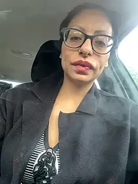 myloveforyouu online show from October 2025 01:35:02 PM