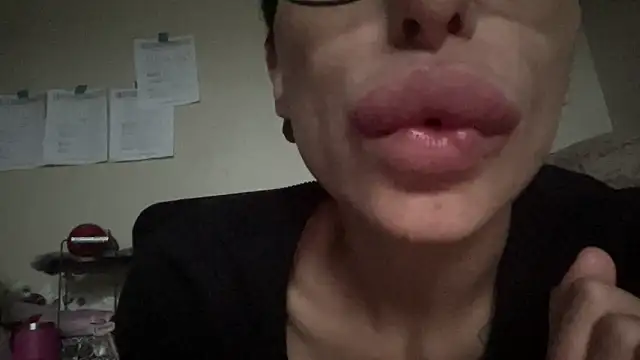 myloveforyouu online show from April 2026 12:55:02 PM