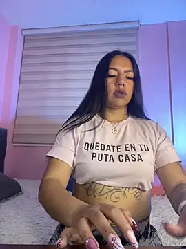 Ivann4 online show from December 2025 09:00:01 PM