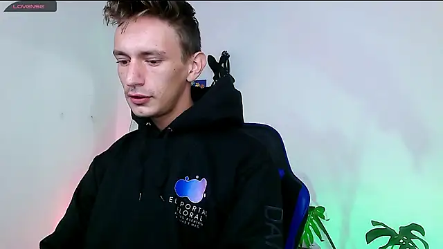 Dan Yagami online show from October 2025 02:03:02 PM