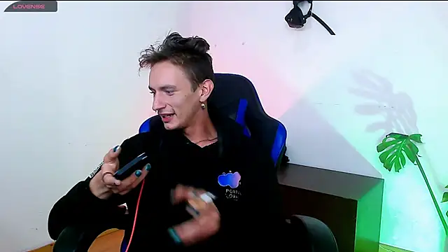 Dan Yagami online show from October 2025 02:34:01 AM