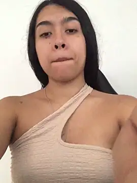 SweetLatiin  online show from October 2025 06:50:01 PM