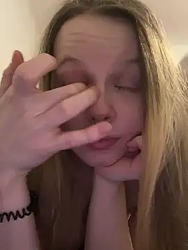 Snapshot of wrenlie chatting on December 2024 05:43:01 PM wrenlie online show from December 2024 05:43:01 PM