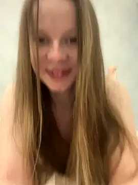 Snapshot of wrenlie chatting on October 2025 07:12:01 PM wrenlie online show from October 2025 07:12:01 PM