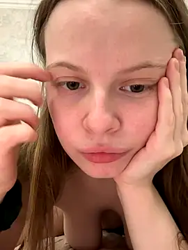 Snapshot of wrenlie chatting on October 2025 06:50:02 PM wrenlie online show from October 2025 06:50:02 PM