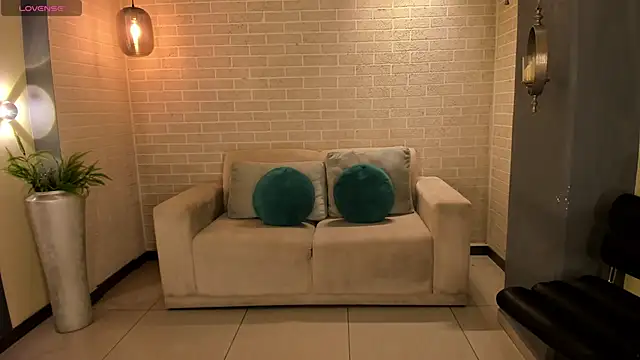 Snapshot of MariaHerrera_ chatting on October 2025 08:53:02 PM MariaHerrera online show from October 2025 08:53:02 PM