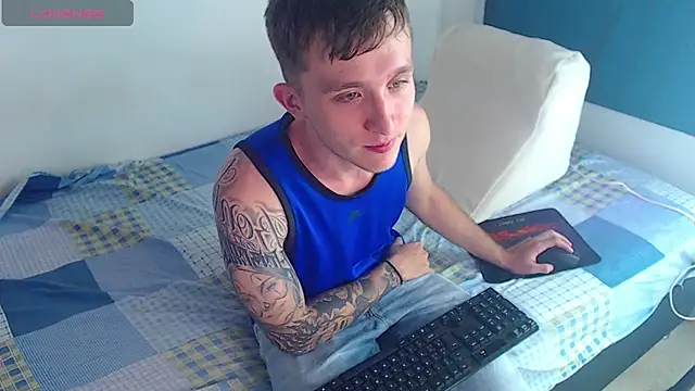 Snapshot of Dylanwhite23_ chatting on January 2025 03:29:01 AM Dylanwhite23 online show from January 2025 03:29:01 AM