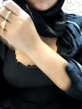 Indian-Nazia online show from November 2025 06:18:01 PM