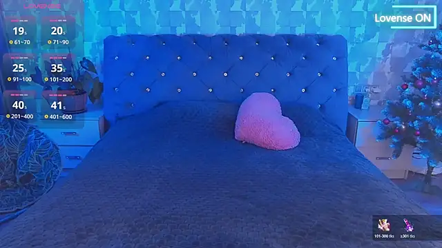 SuzannaWild online show from December 2025 01:17:01 PM