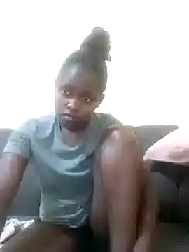 Sweetcecie01 online show from March 2025 09:37:01 PM