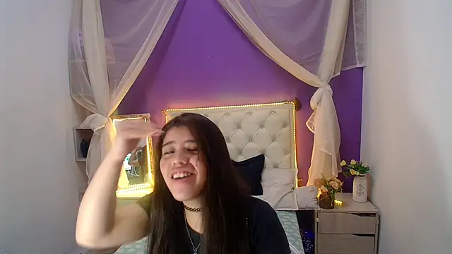Snapshot of Ingrid_Casas chatting on December 2024 10:43:02 PM Ingrid Casas online show from December 2024 10:43:02 PM