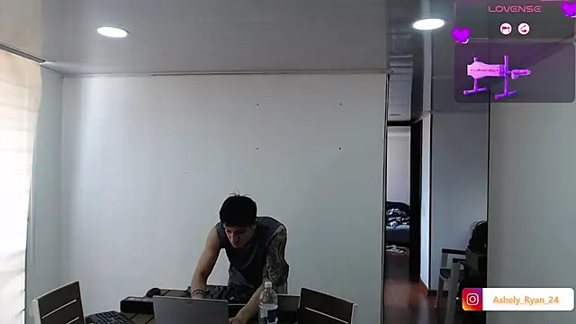 ashely ryan24 online show from November 2025 07:01:02 PM