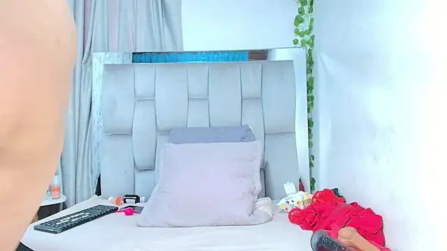 Snapshot of Rachele_x chatting on November 2025 01:49:02 PM Rachele x online show from November 2025 01:49:02 PM