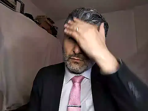 Snapshot of BushBator chatting on January 2025 08:34:01 AM BushBator online show from January 2025 08:34:01 AM