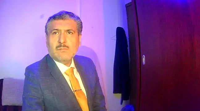 Snapshot of BushBator chatting on February 2025 07:48:02 AM BushBator online show from February 2025 07:48:02 AM