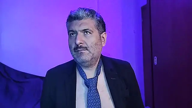 Snapshot of BushBator chatting on September 2025 06:57:02 AM BushBator online show from September 2025 06:57:02 AM