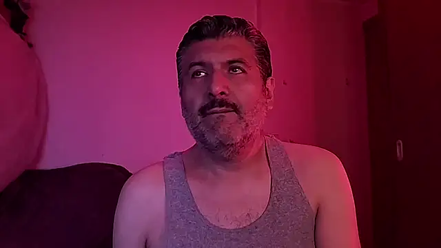 Snapshot of BushBator chatting on October 2025 06:12:02 AM BushBator online show from October 2025 06:12:02 AM