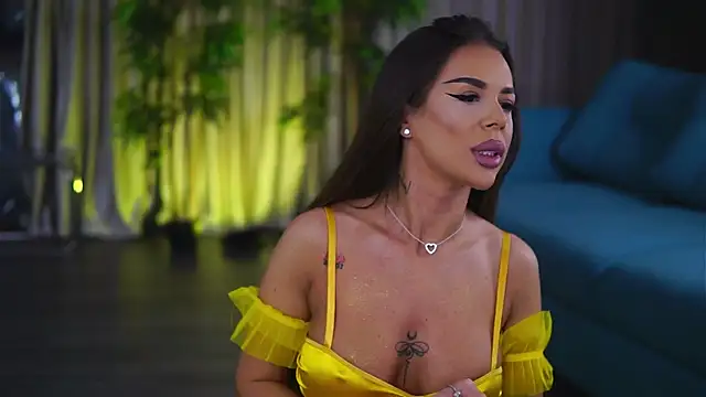 MissKiarra online show from March 2025 04:47:02 AM