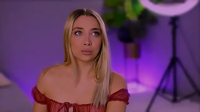 Snapshot of Jessielle chatting on October 2025 07:25:02 PM Jessielle online show from October 2025 07:25:02 PM