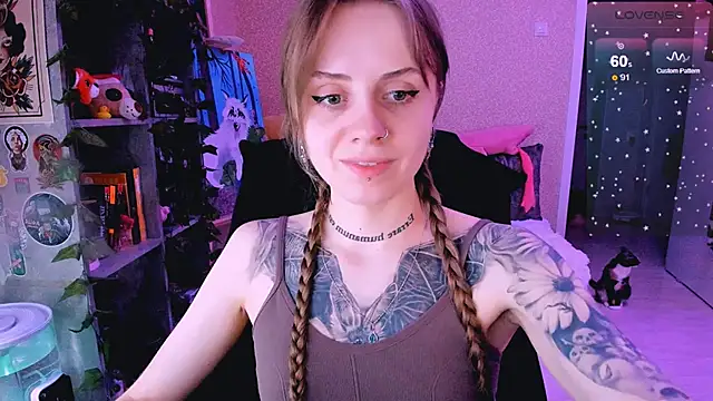 Snapshot of NaniMoore chatting on February 2025 11:05:01 PM NaniMoore online show from February 2025 11:05:01 PM
