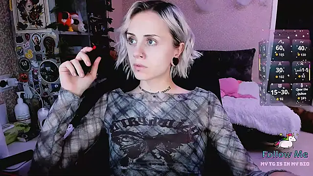 Snapshot of NaniMoore chatting on November 2025 08:27:02 PM NaniMoore online show from November 2025 08:27:02 PM